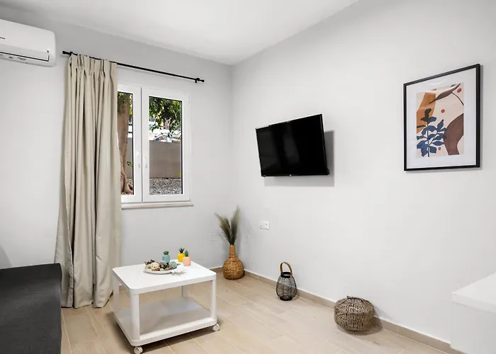 Nisos Apartments, Chania Center *