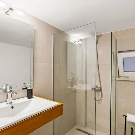 Nisos Apartments, Chania Center Hriszí Aktí Haniá